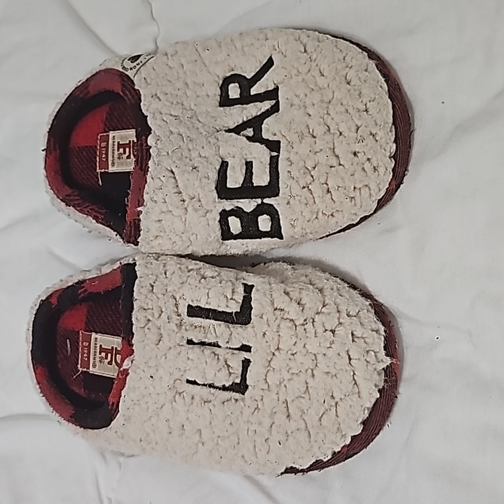 Boys slippers Size 11-12